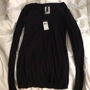 BCBG MAXAZRIA black fitted v neck tee